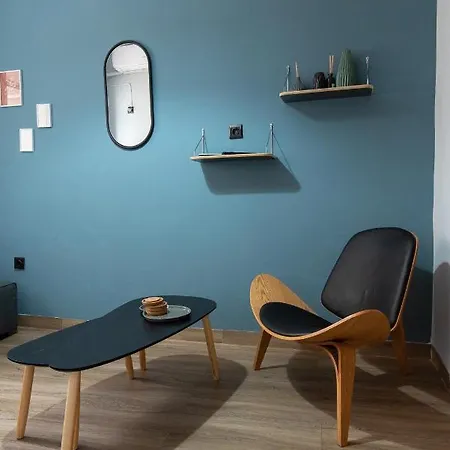 Blue Tourmaline Downtown Flat *