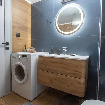 Blue Tourmaline Downtown Flat Apartment