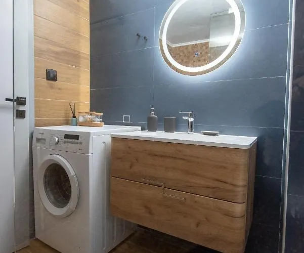 Blue Tourmaline Downtown Flat Апартаменты