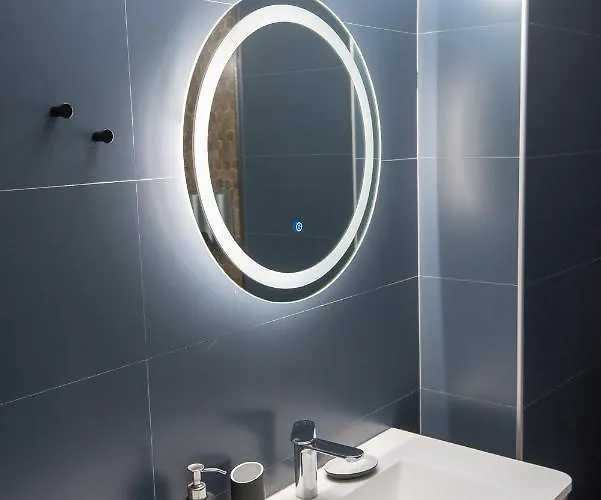 Blue Tourmaline Downtown Flat Апартаменты Каламата