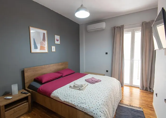 Blue Tourmaline Downtown Flat *